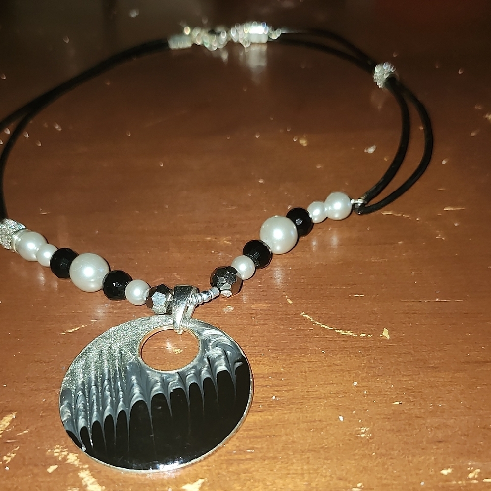 Elegant Silver and Black Pendant Necklace